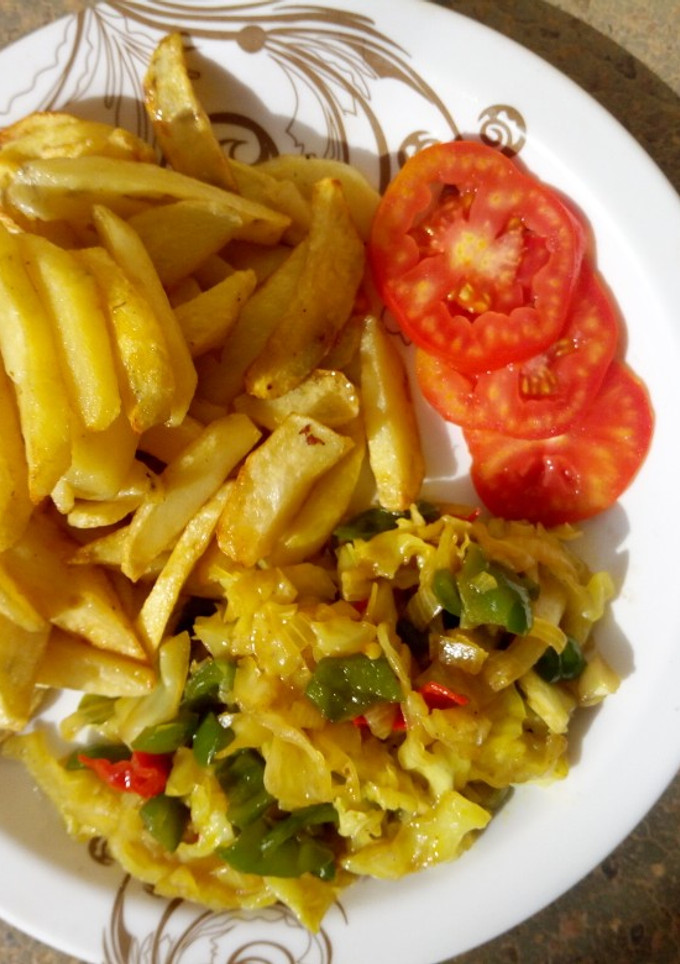 A picture of Chips with cabbage sauce.
