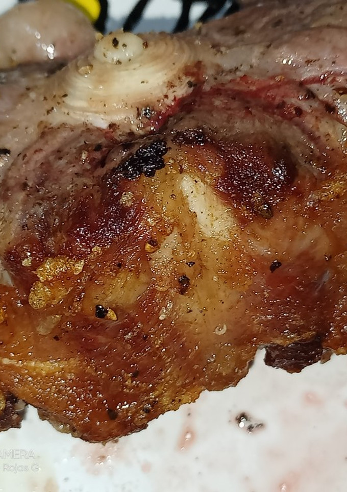 Una foto de Rabo de ternera, guisado con vino tinto 👌👌👌con setas shiitake