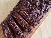 Una foto di farina integrale e gocce di cioccolato