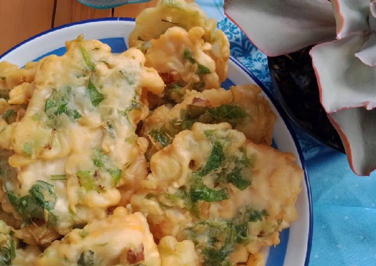 Tempe Mendoan Bayam