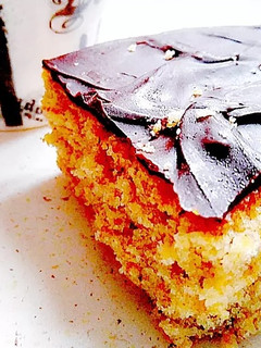 Una foto de Bizcocho de zanahoria, chocolate y nueces 🥕🍫