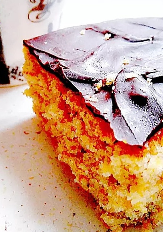 Una foto de Bizcocho de zanahoria, chocolate y nueces 🥕🍫