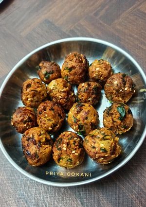 A picture of Methi Muthiya - A perfect Snacking item.
