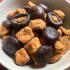 A picture of Simmered Shiitake & Tofu Puffs.
