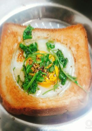 Hình của món Ăn sáng với bánh mì sandwich.