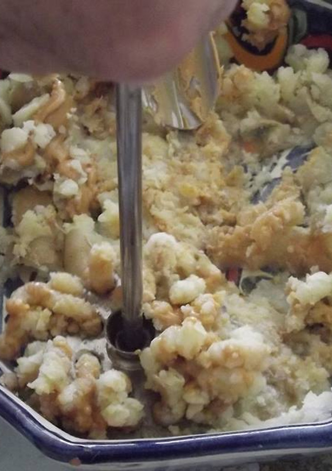 Una foto de Puré de papa fresca  con atún de lata