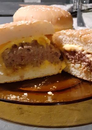Une photo de Burger Gourmand au cheddar