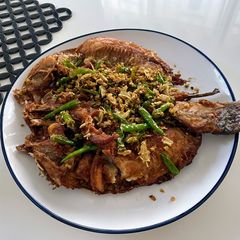A picture of Fried Sea Bass with Chili and Salt.
