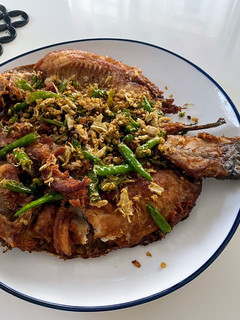 A picture of Fried Sea Bass with Chili and Salt.