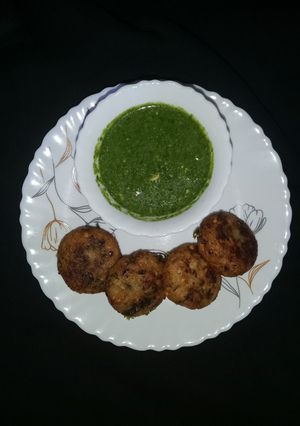कच्चे केले की टिक्की (Kacche kele ki Tikki recipe in hindi) रेसिपी मुख्य फोटो