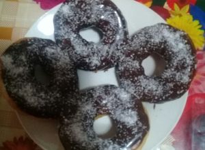صورة لوصفة دونات بالشوكولاتة