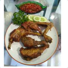 รูปของ Ayam goreng bumbu kuning jodha