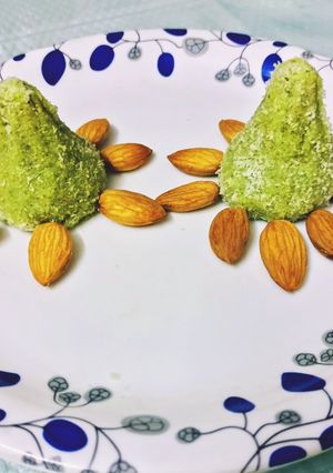 काजू पिस्ता मोदक (kaju pista modak reicpe in Hindi) रेसिपी मुख्य फोटो
