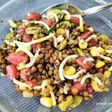 Ensalada de lentejas con sandía y calabacín