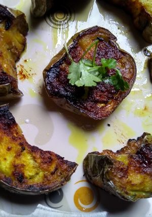 A picture of Begun bhaja (fried brinjal).