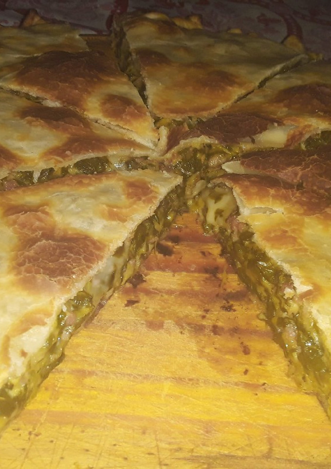 Una foto de Pascualina Exquisita de Acelga jamón, Crema y Quesos 🤤😛