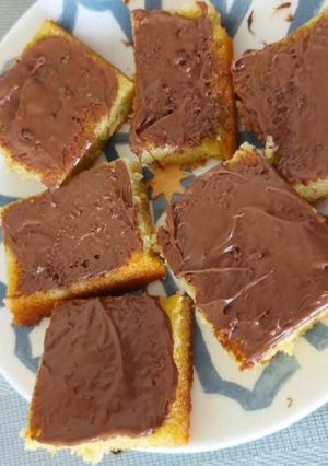 Simple and easy to make Vanilla cake with Nutella spread রেসিপির প্রধান ছবি