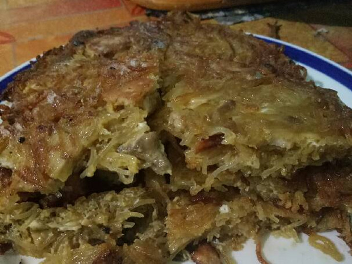 Langkah Mudah untuk Menyiapkan Omelet bihun kecap isi usus dan kekian, Lezat Sekali