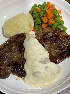 Foto resep Beef steak with creamy sauce (steak daging dgn saus krim)