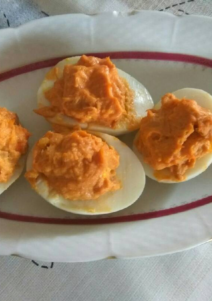 Una foto de Huevos rellenos fríos
