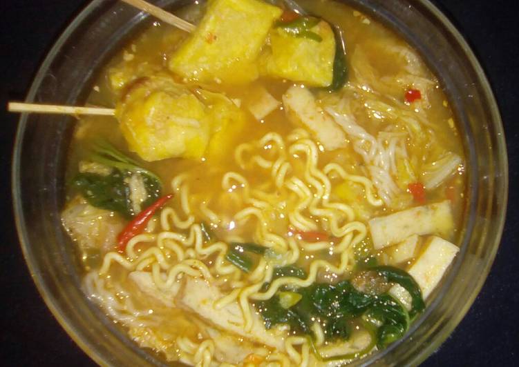 Mie kuah pedas