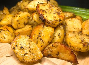 Hình của món Khoai Tây Bi Nướng Thảo Mộc - Roasted Herbs Potatos.