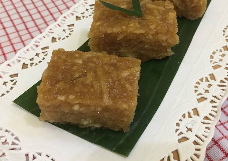 Wajik ubi kayu/singkong Ga pernah bosan dg olahan yg satu ini.Dibikin apa aja tetap enakππ