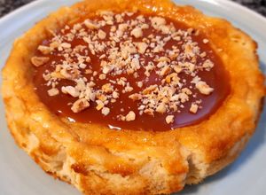 Una foto de Tarta de queso y turrón con toffee