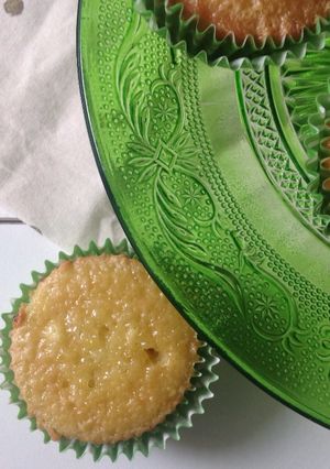 Una foto de Muffins de oliva y naranja