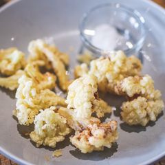 A picture of Cauliflower tempura.