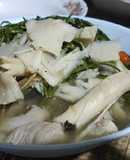 แกงหน่อไม้สดเห็ดโคน