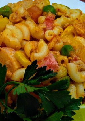 Una foto de Palitos de cangrejo, atún y coquillettes (minicoditos de pasta)!