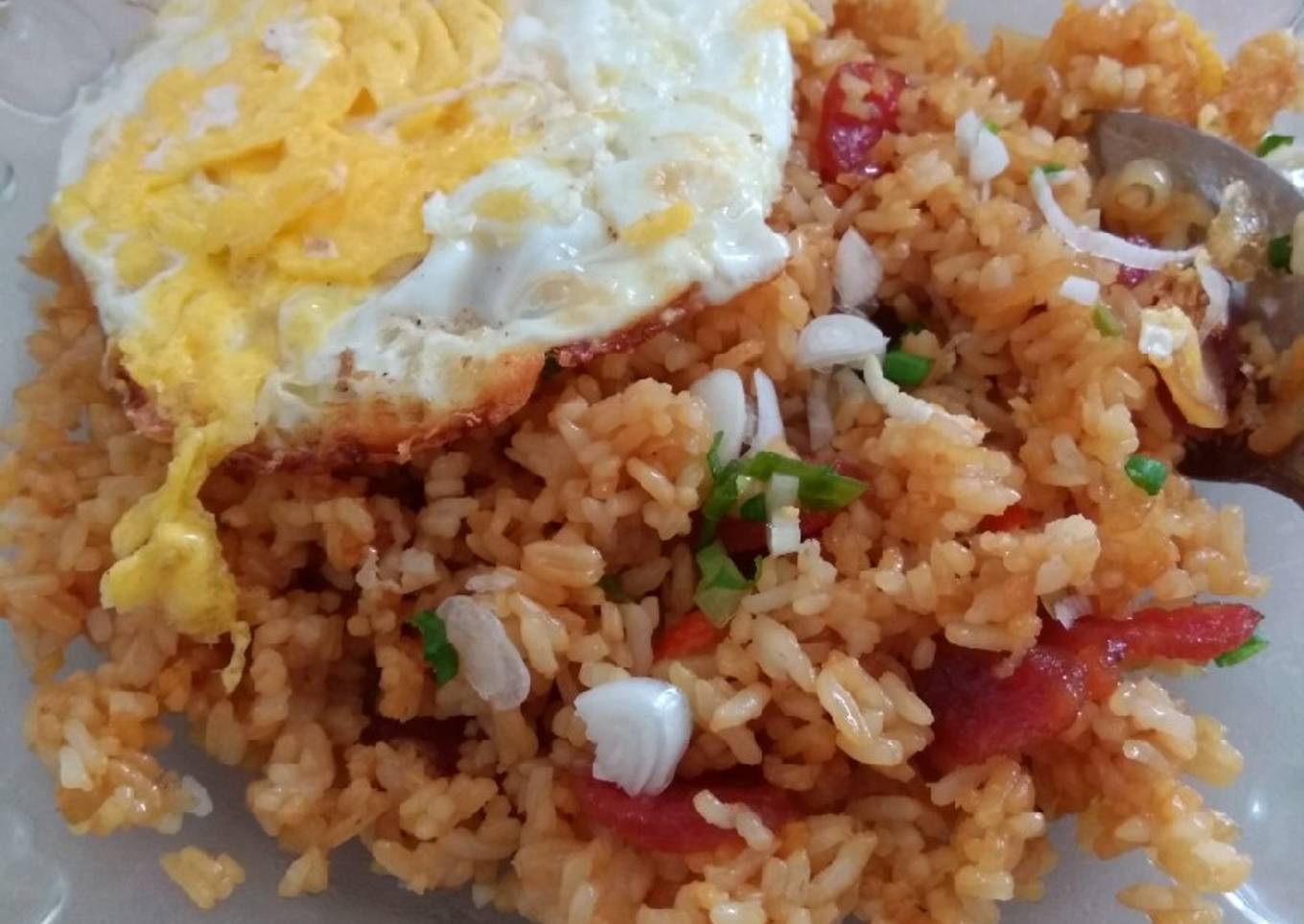 Nasi goreng lapjiong (sosis babi)