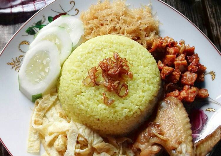 6 Resep: Nasi Uduk Rice Cooker Untuk Pemula!