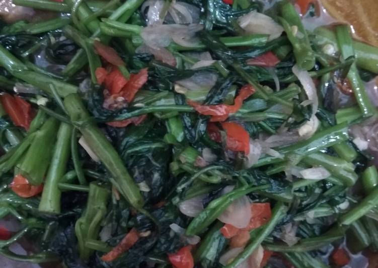 YUK DICOBA! Resep Rahasia Kangkung tumis pedas