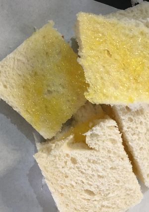 પાઇનેપલ જામ સેન્ડવીચ (Pineapple Jam Sandwich Recipe In Gujarati) રેસીપી મુખ્ય ફોટો
