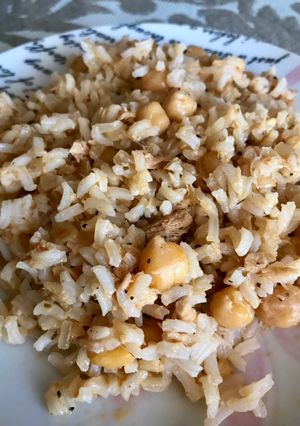 Foto principal de Arroz con garbanzos y atún