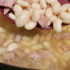 A picture of Crockpot Great Northern Beans and Ham.