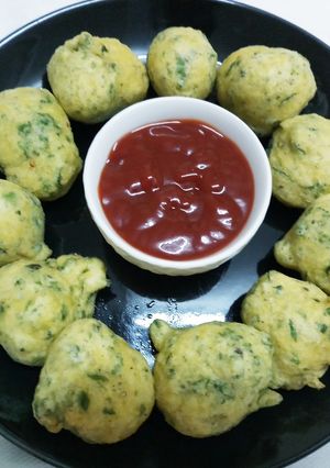 A picture of Methi Mirchi Pakoda.