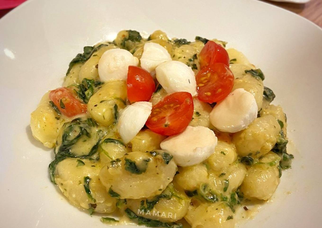 Gnocchi Bayam Mozarella