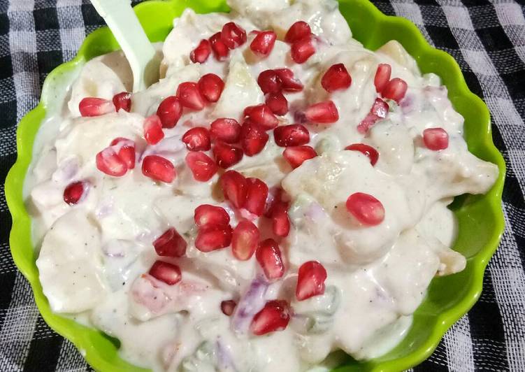 Creamy potatoes salad