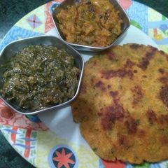 A picture of Sarso saag, Salgum saag, Makki ke roti.