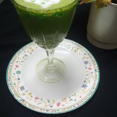 A picture of Green Apple milk shake.