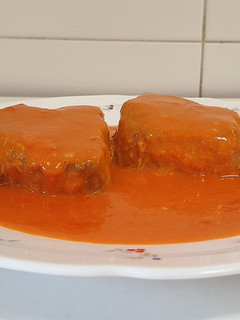 Una foto de Bonito en salsa de pimientos del piquillo