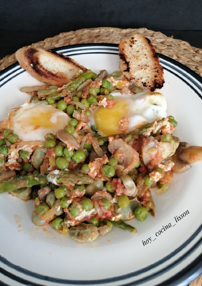 Una foto de Huevos con verduras