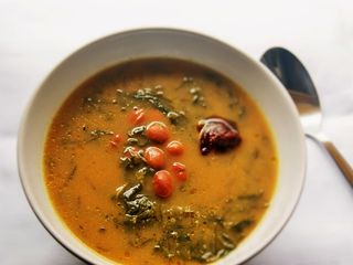 Caldo Verde com Couve-flor e Feijão Manteiga