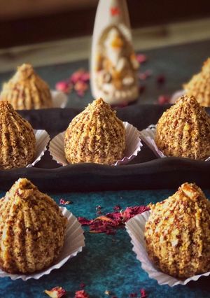 A picture of Sugarfree roasted chana dal and flax seed modaks.