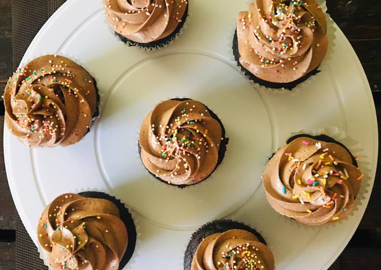 Easiest Way to Make Any-night-of-the-week Chocolate cupcakes