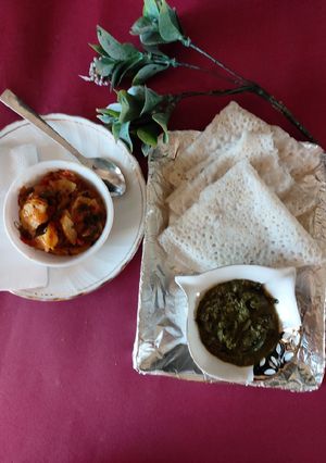A picture of Neer dosa and potatoes with coconut chutney.