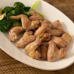 A picture of 🐓 Crispy double roasted chicken wings Japanese style.